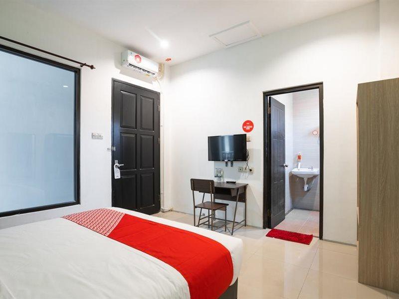 Hotel Oyo Flagship 1575 Urban 18 Surabaja Zewnętrze zdjęcie