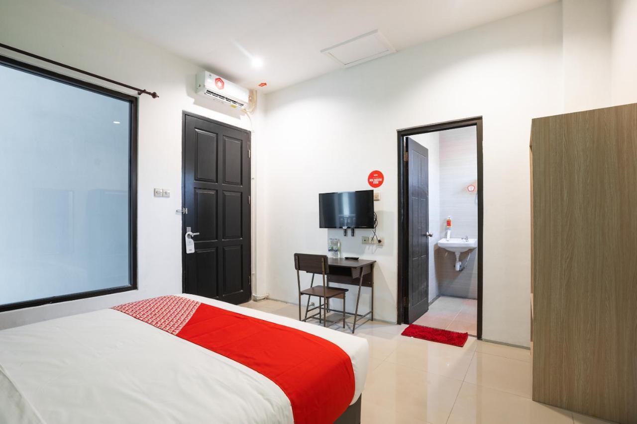 Hotel Oyo Flagship 1575 Urban 18 Surabaja Zewnętrze zdjęcie